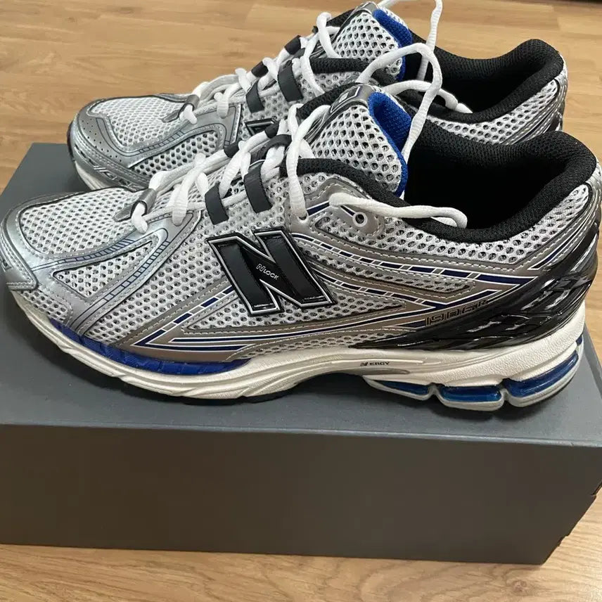 [BUNJANG] New Balance 1906 Silver Metallic 265 / 뉴발1906 실버메탈릭 265