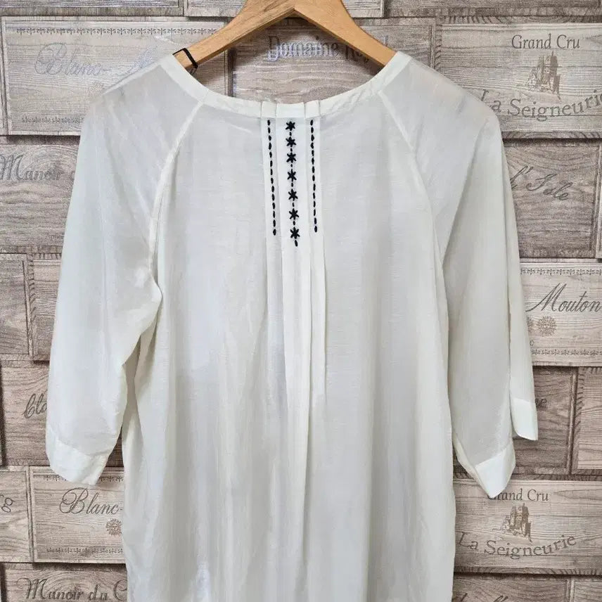 [BUNJANG] Max Mara Ivory Embroidered Blouse (Size 55-66) / 막스마라 블라우스 55_66