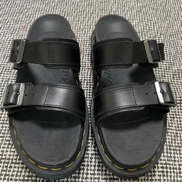 [SOLD OUT] [닥터마틴 마일즈 슬라이드 샌들 / 블랙]