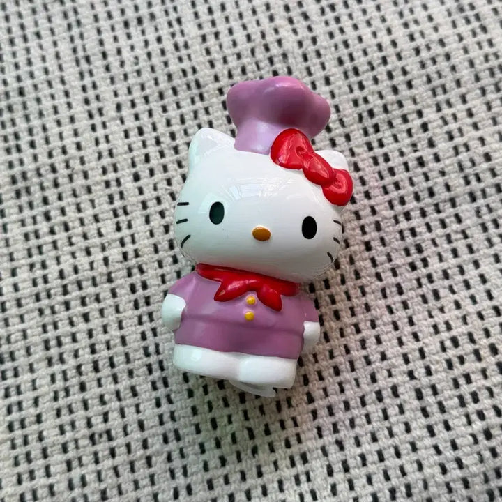 [BUNJANG] Vintage Hello Kitty Chef Pepper Shaker Figure / 고전 헬로키티 요리사 후추통 피규어 도자기