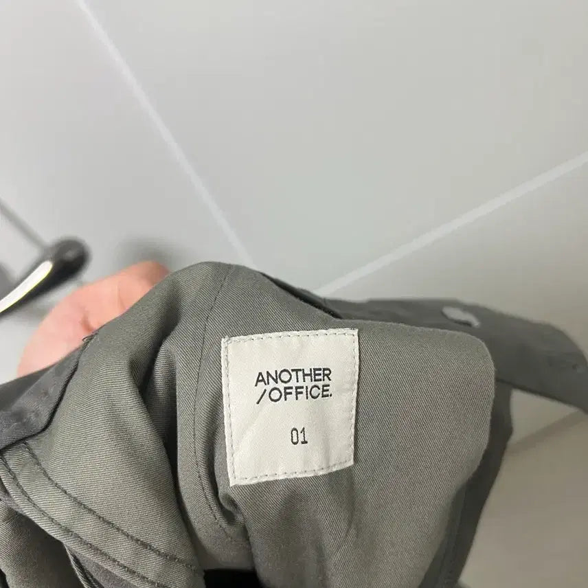 [BUNJANG] Another Office Santiago Slacks Olive Gray / 어나더오피스 산티아고 슬랙스 올리브그레이 01
