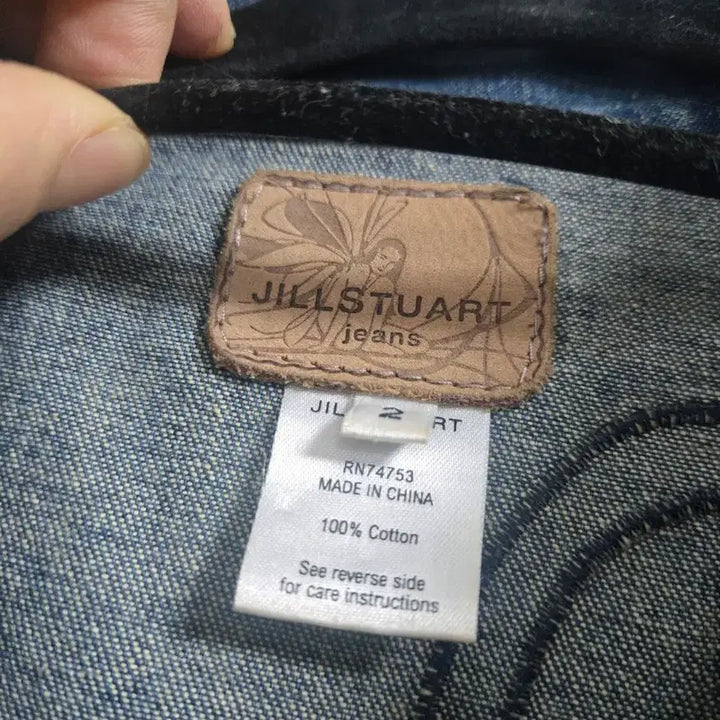 [BUNJANG] JILL STUART Rose Appliqué Western Denim Jacket / [정품/희귀] 질스튜어트 장미 아플리케 웨스턴 데님 자켓 (Y2K 무드)