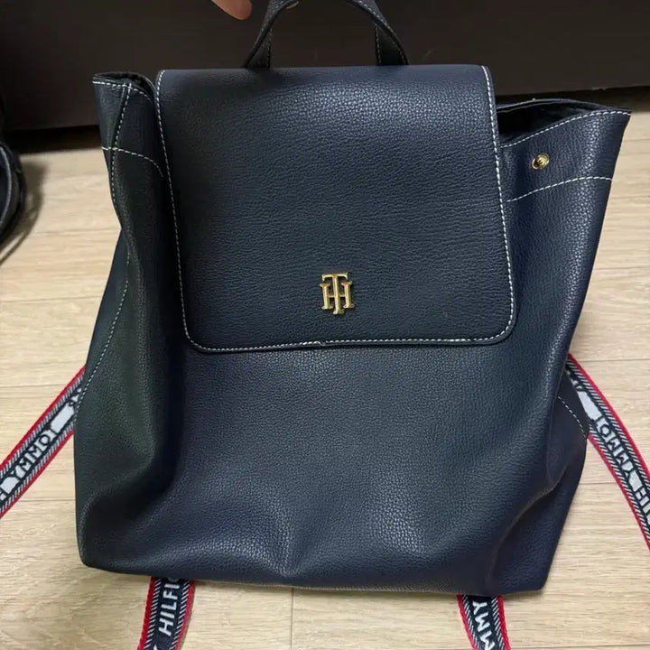 [BUNJANG] Tommy Hilfiger Navy Backpack / 타미힐피거 네이비 백팩 (상태좋음)