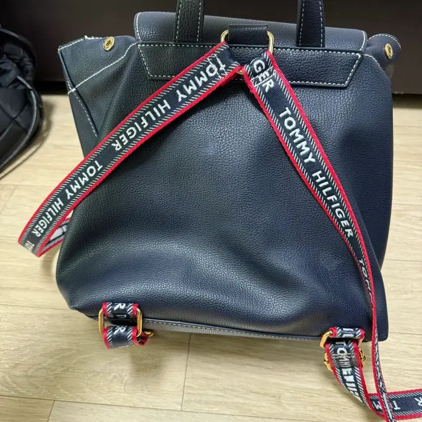 [BUNJANG] Tommy Hilfiger Navy Backpack / 타미힐피거 네이비 백팩 (상태좋음)
