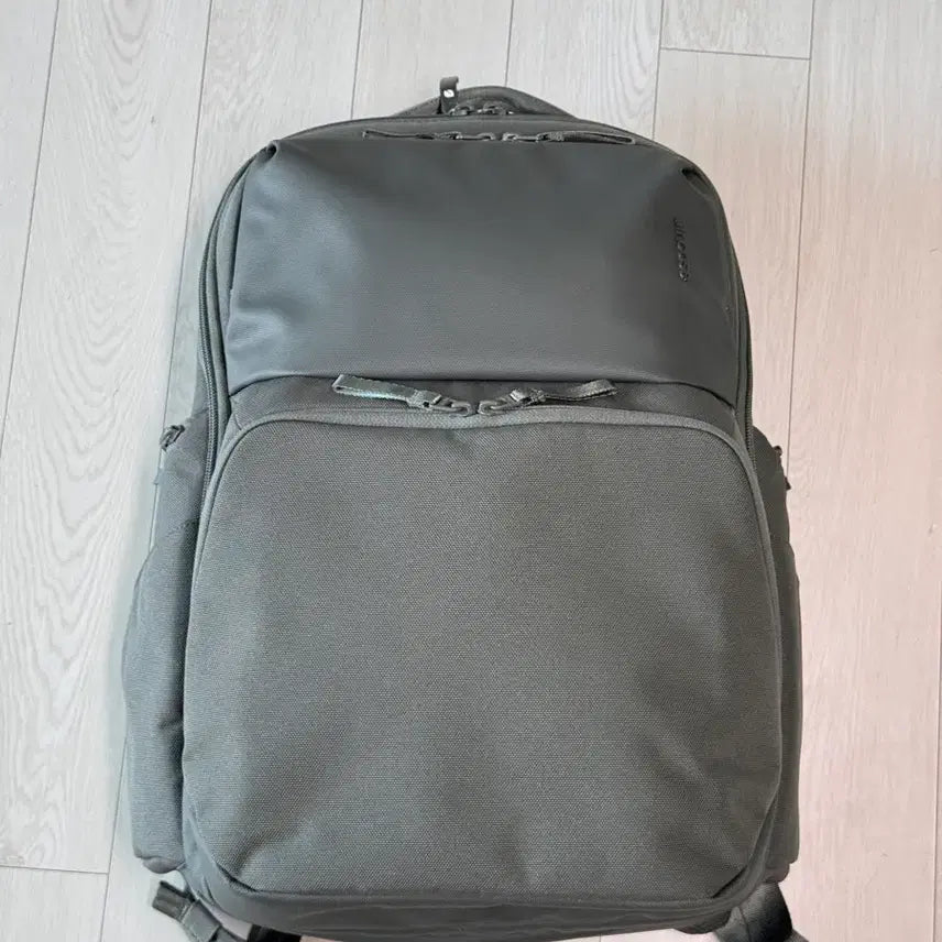 [BUNJANG] Incase A.R.C. Commuter Pack / 인케이스(Incase)의 A.R.C. 커뮤터 팩