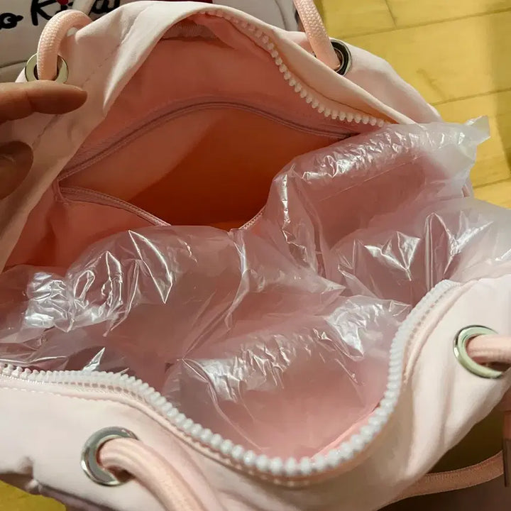 [BUNJANG] Hello Kitty Sporty Shoulder Bag / 헬로키티 스포티 숄더백