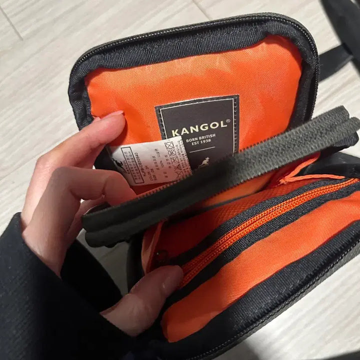 [BUNJANG] Kangol Mini Travel Crossbody Bag / 캉골 미니 여행용 크로스백