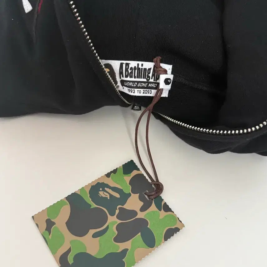 [BUNJANG] A Bathing Ape Shark Full Zip Hoodie Black / 베이프 샤크 풀 후드집업 블랙