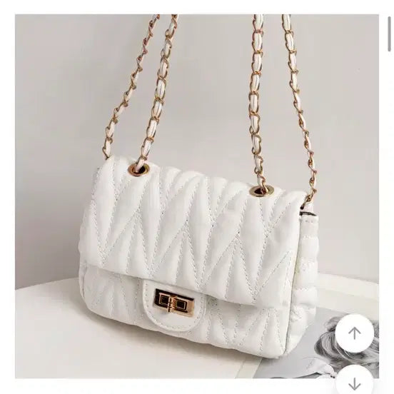 [BUNJANG] Quilted Chain Shoulder Bag / 에이블리 체인 숄더백