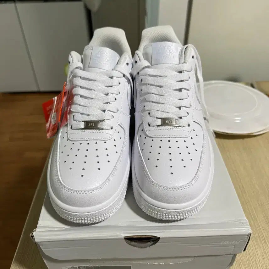 [BUNJANG] Nike Air Force 1 Low White 275 Authentic / 나이키 에어포스 1 로우 화이트 275 나코텝 정품