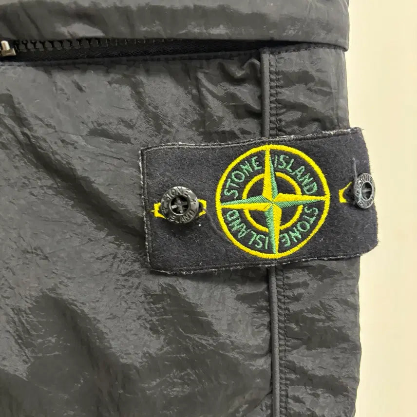 [BUNJANG] Stone Island Patch Nylon Shorts / [32]스톤아일랜드 와펜패치 나일론 반바지