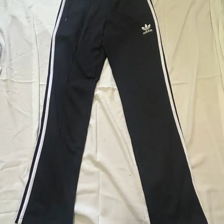 [BUNJANG] Adidas Three-Stripes Training Pants Black L / 아디다스 삼선 트레이닝 바지 블랙 L .(145)