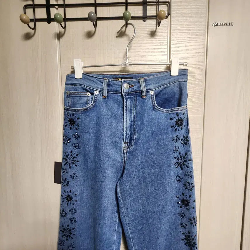 [BUNJANG] Maje Embroidered Patch Denim Jeans / maje 마쥬 자수 패치 데님 36