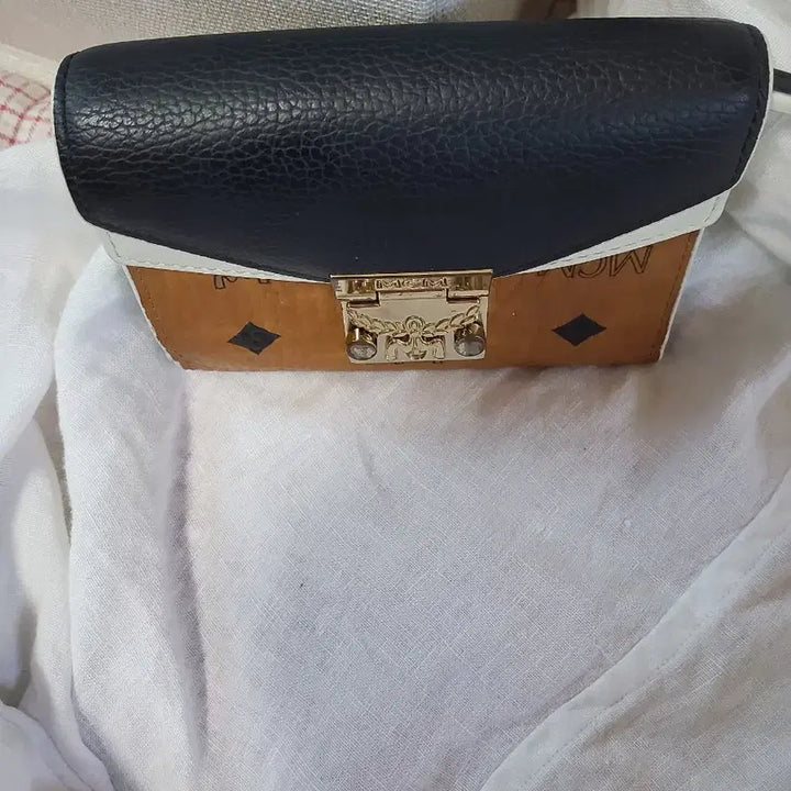 [BUNJANG] MCM Bifold Wallet / 엠씨엠 지갑