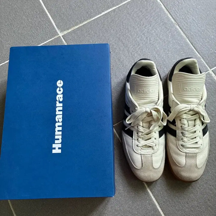 [BUNJANG] Adidas Pharrell Humanrace Samba Sneakers / 아디다스 휴면레이스 삼바 275