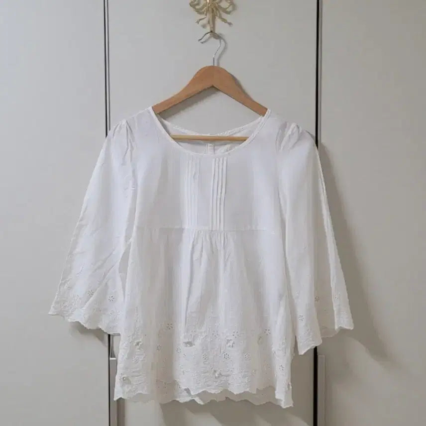 [BUNJANG] Earth Music &amp; Ecology Pintuck Button Cardigan Blouse / 살안타템어스뮤직earthmusic 핀턱단추자수블라우스가디건빈티지모리걸카메