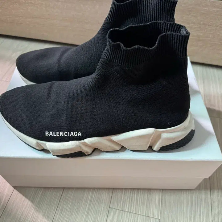 [BUNJANG] Balenciaga Speedrunner Sneakers Size 43 / [급처]발렌시아가 스피드러너 43