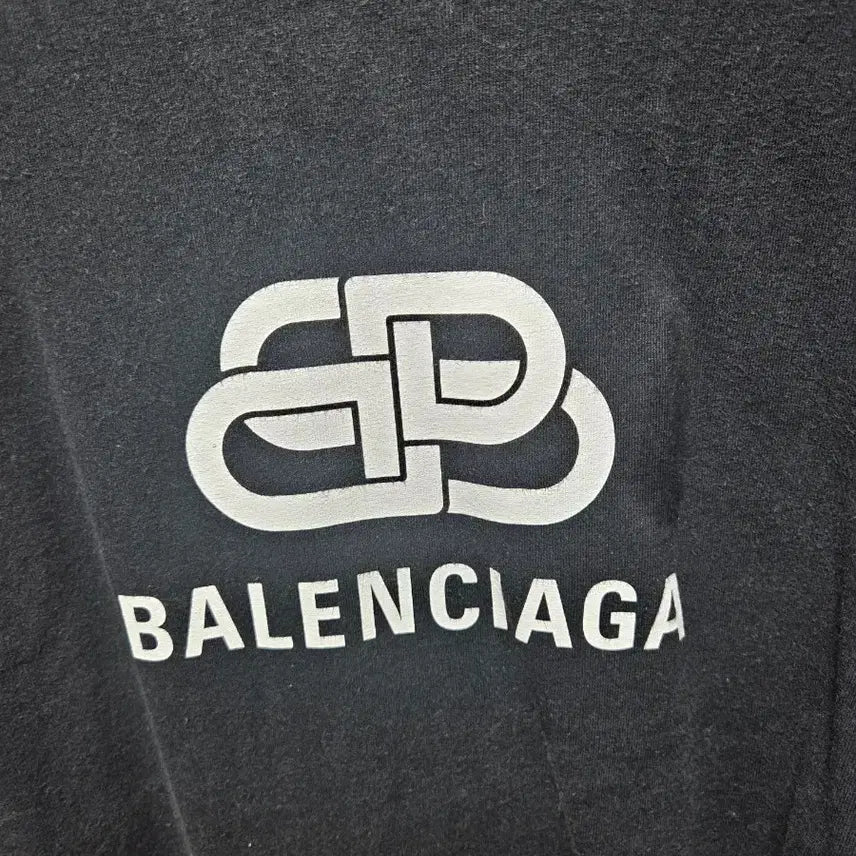 [BUNJANG] Balenciaga T-Shirt / 발렌시아가 반팔 팔아요.