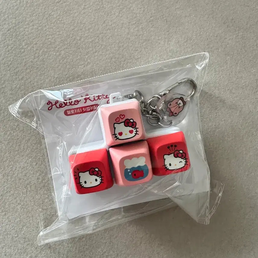[BUNJANG] 7-Eleven Hello Kitty Keycap Keyring / 세븐일레븐 키티 키캡키링