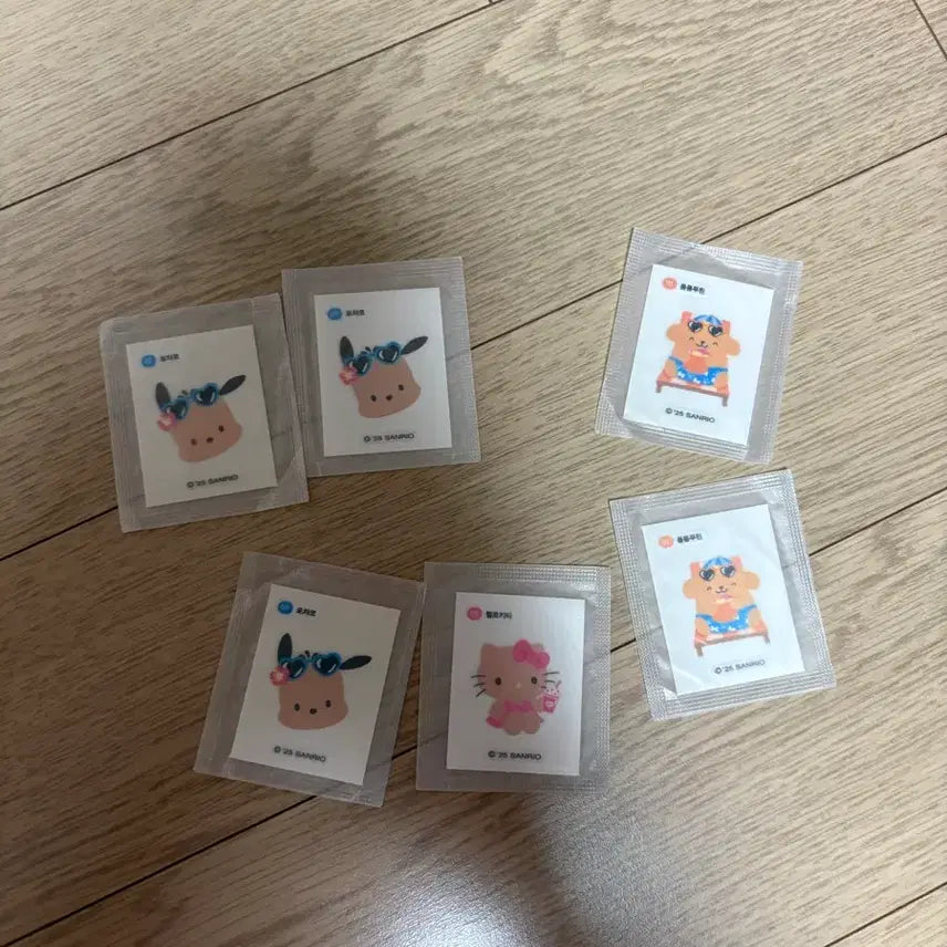 [BUNJANG] Sanrio Bagel Chip Mini Sticker Pack / 산리오 베이글칩 띠부씰 포차 키티 폼푸