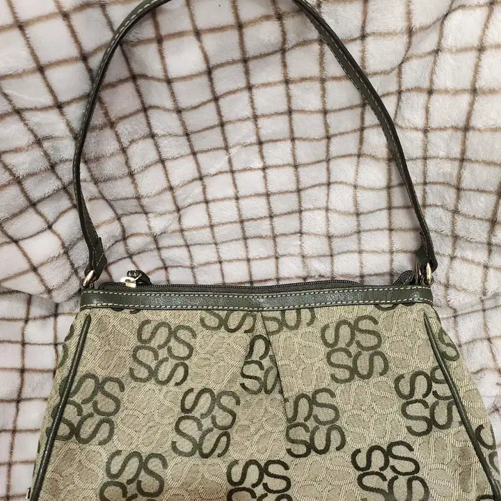 [BUNJANG] Sisley Pouch Shoulder Bag Green / 1243) 시슬리 파우치 숄더백