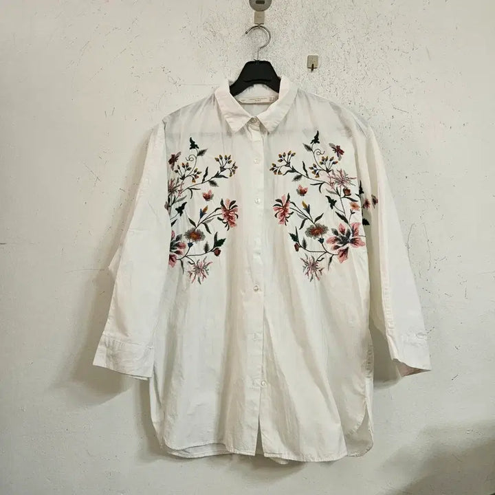 [BUNJANG] Zara White Floral Embroidered Shirt / 자라 화이트 플라워 자수 셔츠