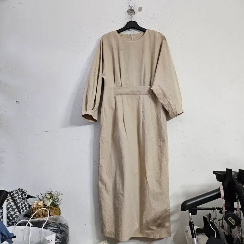 [BUNJANG] Beige Long Dress 7/8 Sleeve / 베이지 롱 원피스 7부 소매