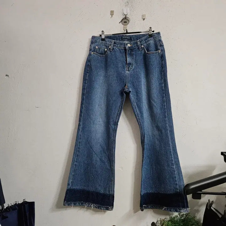 [BUNJANG] Vintage Cut-off Bootcut Denim Pants / 빈티지 컷오프 부츠컷 데님 팬츠