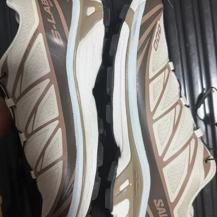 [BUNJANG] Salomon XT-6 Almond Milk Portobello / 살로몬 XT-6 아몬드 밀크 포타벨라