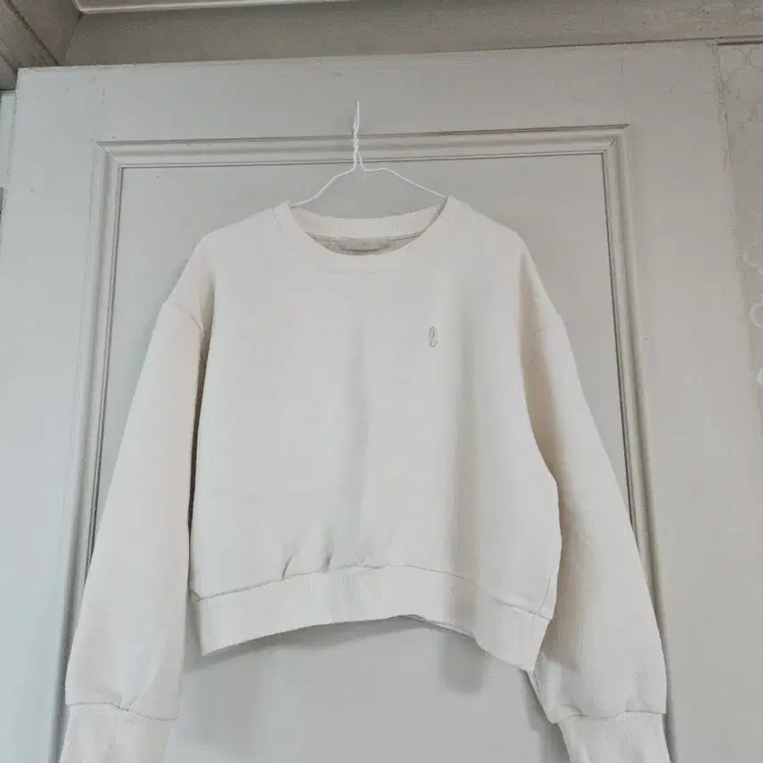 [BUNJANG] Ivory Cropped Sweatshirt / 아이보리색 크롭 맨투맨