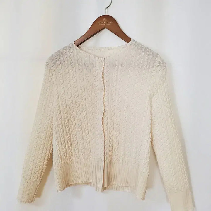 [BUNJANG] DAOL Pleats Outer (Free Size) / 플리츠 DAOL 플리츠아우터 free