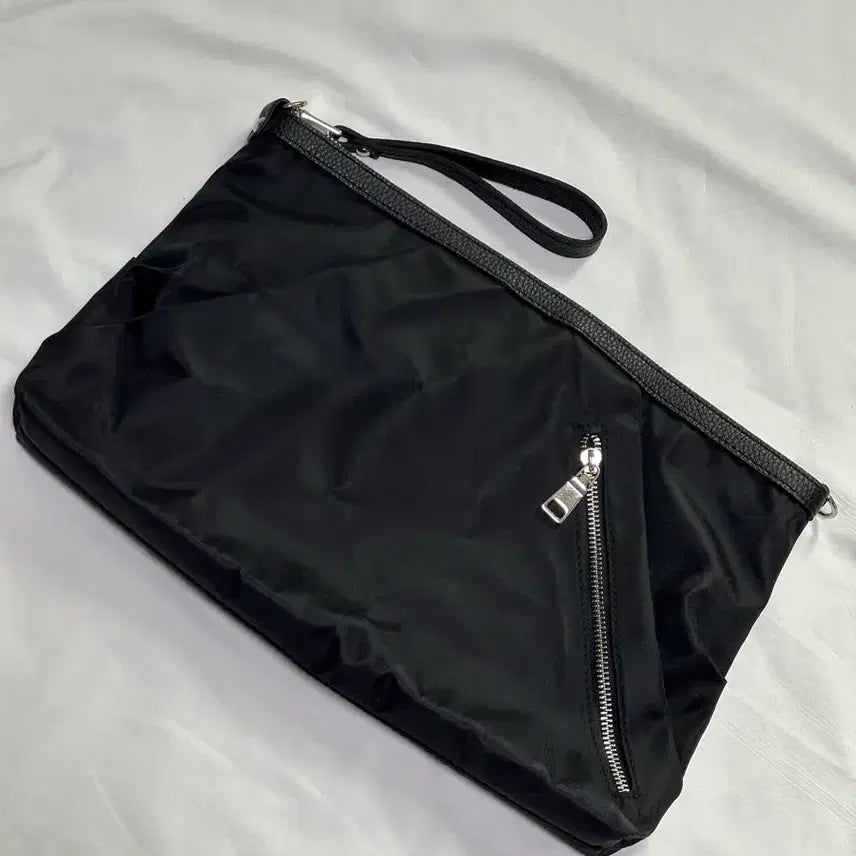 [BUNJANG] Black Nylon Clutch Bag / 블랙 클러치백