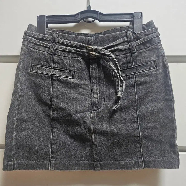 [BUNJANG] Guess Black Denim Mini Skirt / 게스 흑청미니스커트