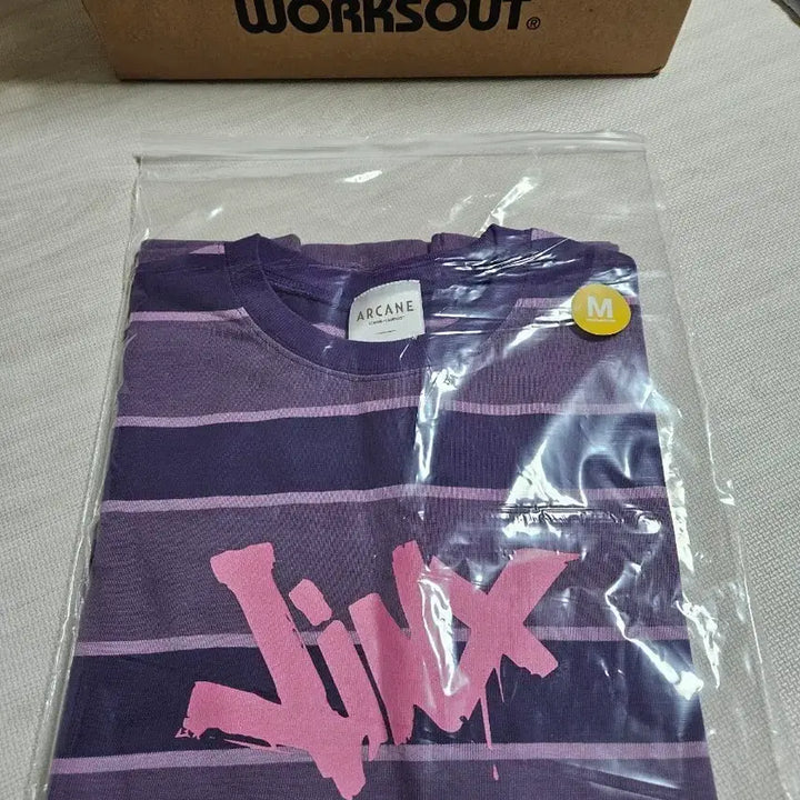 [BUNJANG] IAB Studio Arcane Jinx Striped T-Shirt M / 아이앱스튜디오 아케인 Jinx 징크스 스트라이프 티셔츠 M