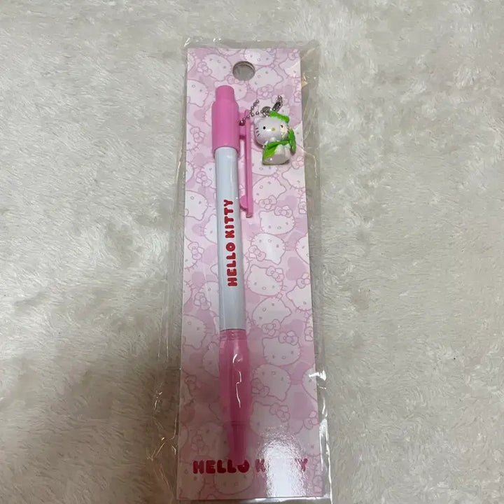 [BUNJANG] Hello Kitty Four Leaf Clover Figurine Keyring Pen (Sealed) / 헬로키티 키티 네잎클로버 피규어 키링 볼펜 미개봉