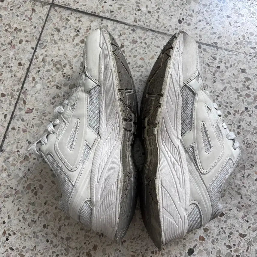 [BUNJANG] Fila 240mm Sneakers / 휠라 240사이즈 운동화