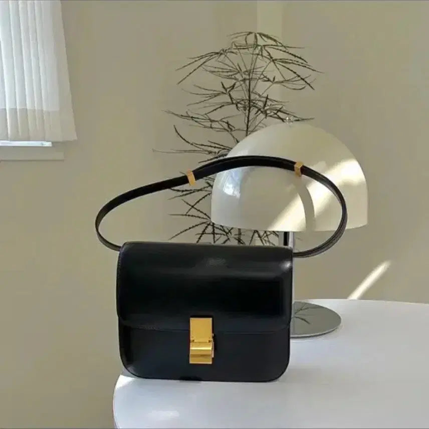[BUNJANG] Loewe Classic Box Calfskin Shoulder Bag / 로에뜨 클래식박스 카프스킨 숄더백