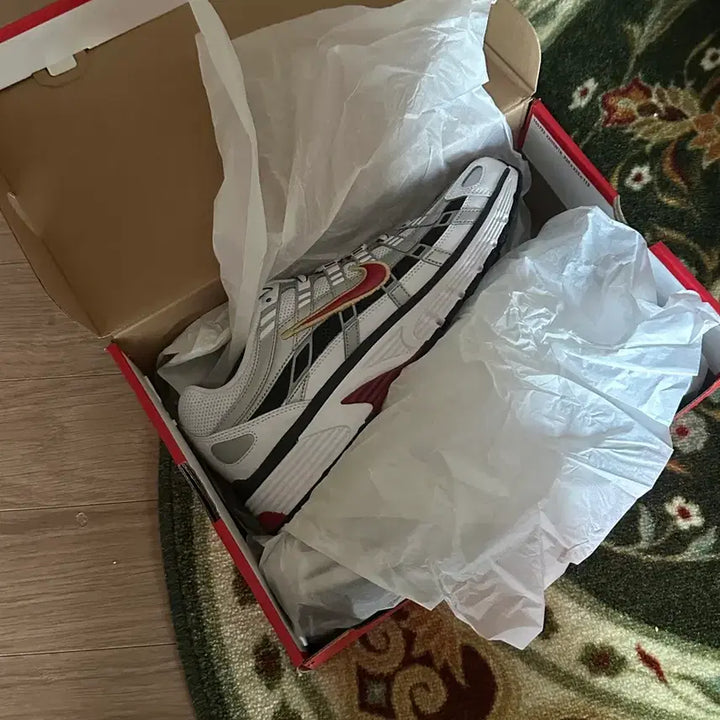 [BUNJANG] Nike P-6000 Metallic Silver/Red (285mm) New / 나이키 p-6000 메탈릭 실버 레드 285 새상품