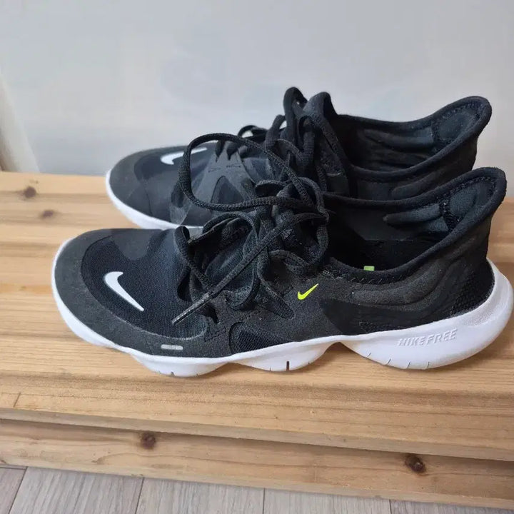 [BUNJANG] Nike Free Run Black Sneakers / 나이키 프리 런 블랙 운동화