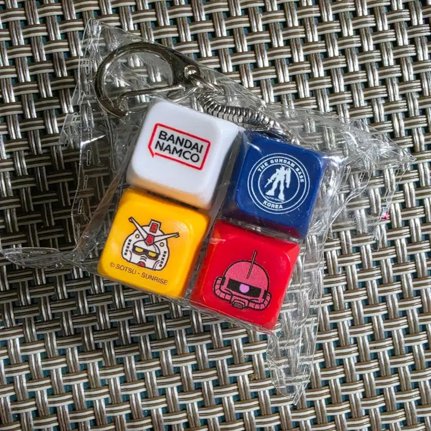 [BUNJANG] Bandai Gundam Base Keyboard Keycap Keychain / 반다이 건담베이스 키보드 키캡 키링 새제품입니다