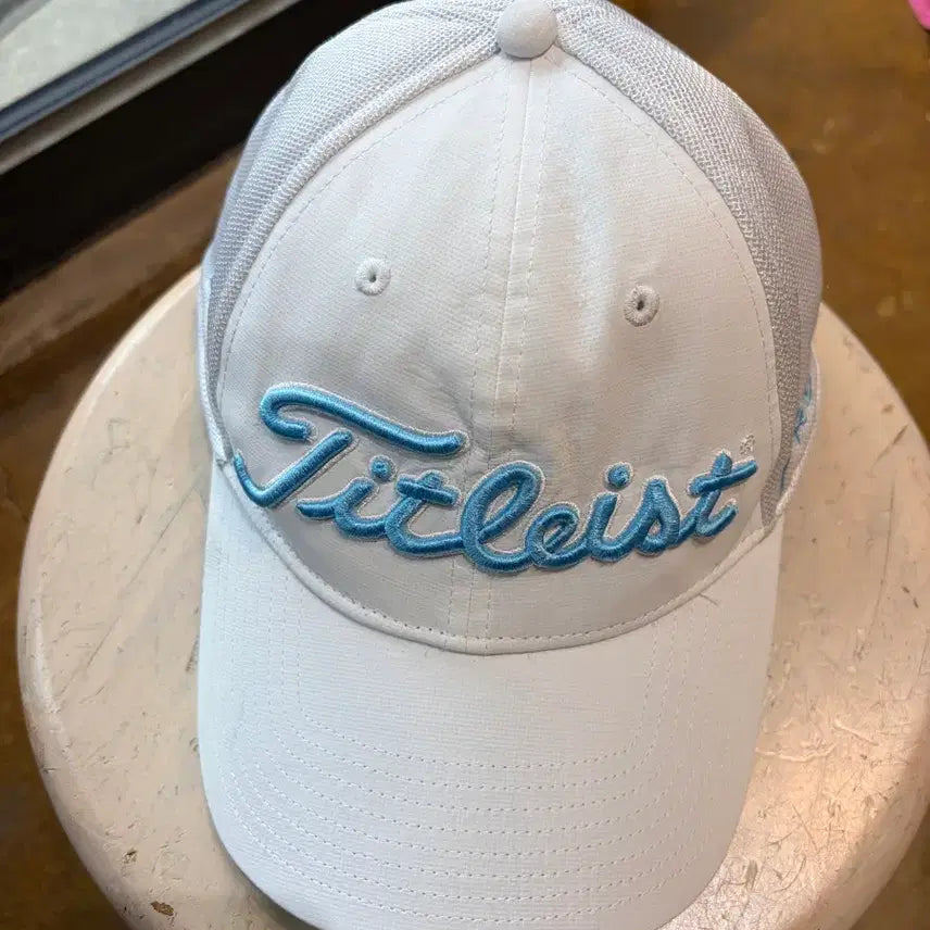 [BUNJANG] Titleist Golf Hat White/Blue / 타이틀리스트 골프 모자 화이트/블루