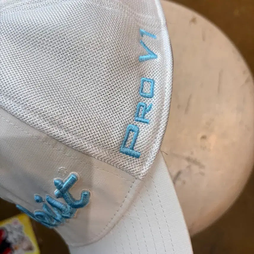 [BUNJANG] Titleist Golf Hat White/Blue / 타이틀리스트 골프 모자 화이트/블루