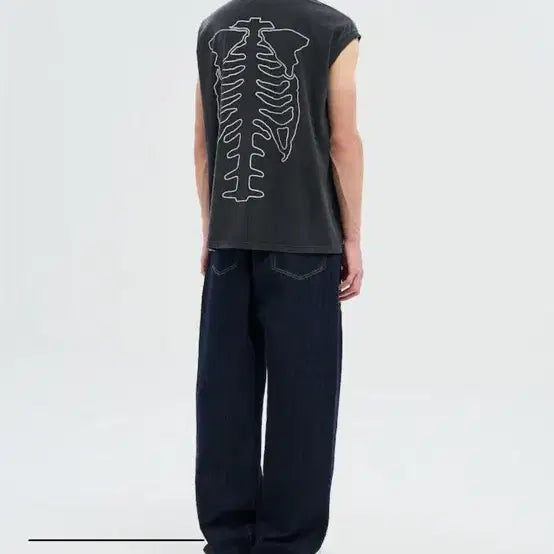 [BUNJANG] Ramy Ramy Relief Bone Printing Tank Top / 레미 릴리프 본프린팅 나시