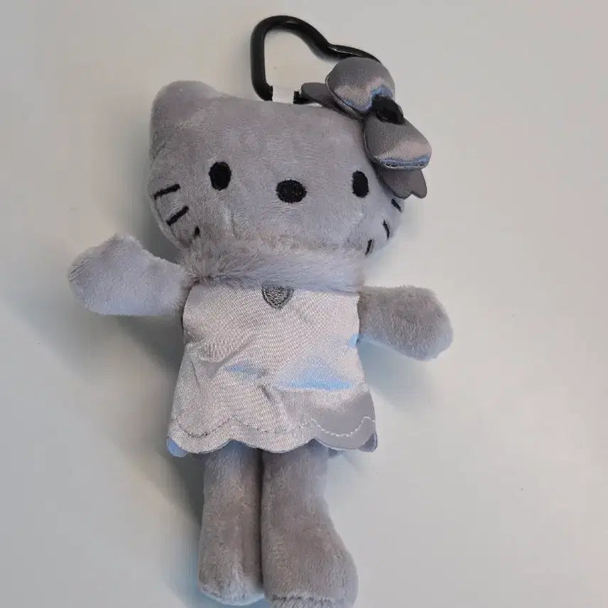 [BUNJANG] Hello Kitty Plush Keychain Grey / 헬로키티 인형 키링 그레이