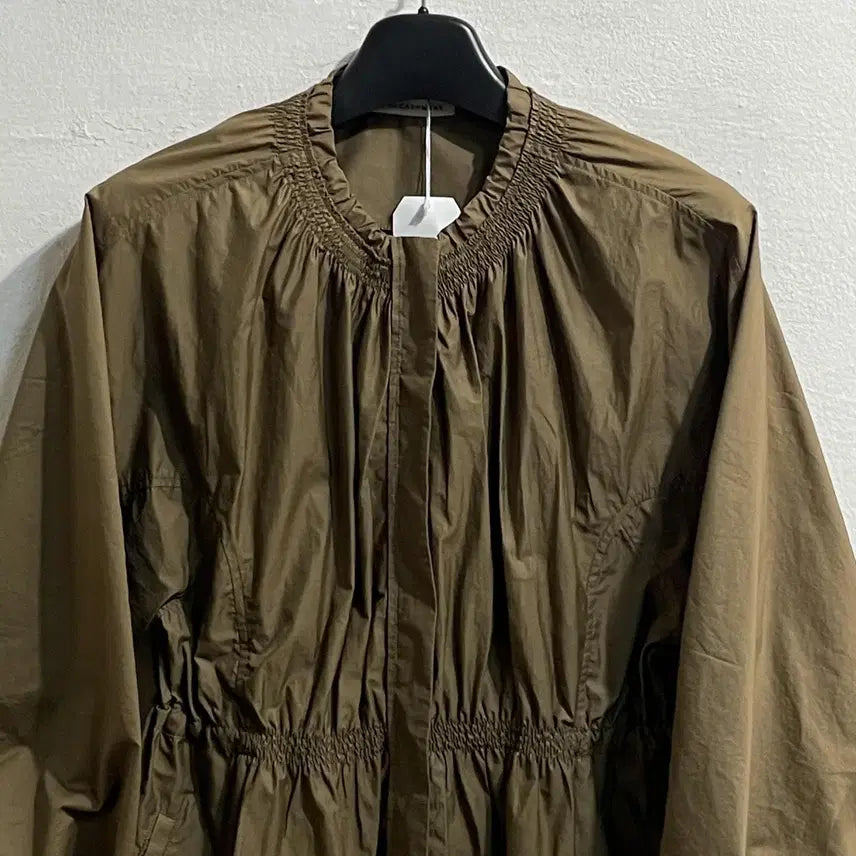 [BUNJANG] The CASHMERE Shirring Zip Blouse / 더 캐시미어 셔링 집업 블라우스