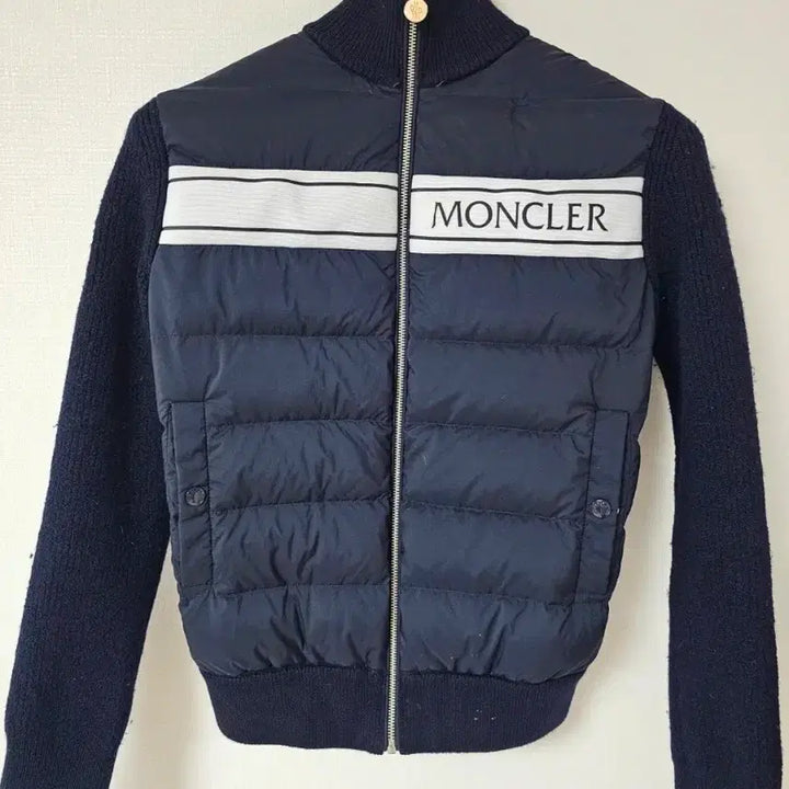 [SOLD OUT] 몽클레어 23SS 로고 니트 패딩(M/90~95/여성55반)