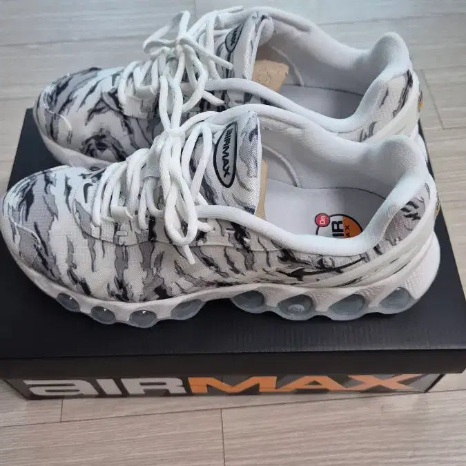 [BUNJANG] Nike DN8 New Arrival Shoes (Size 265) / 255~260 나이키 dn8새상품 팝니다