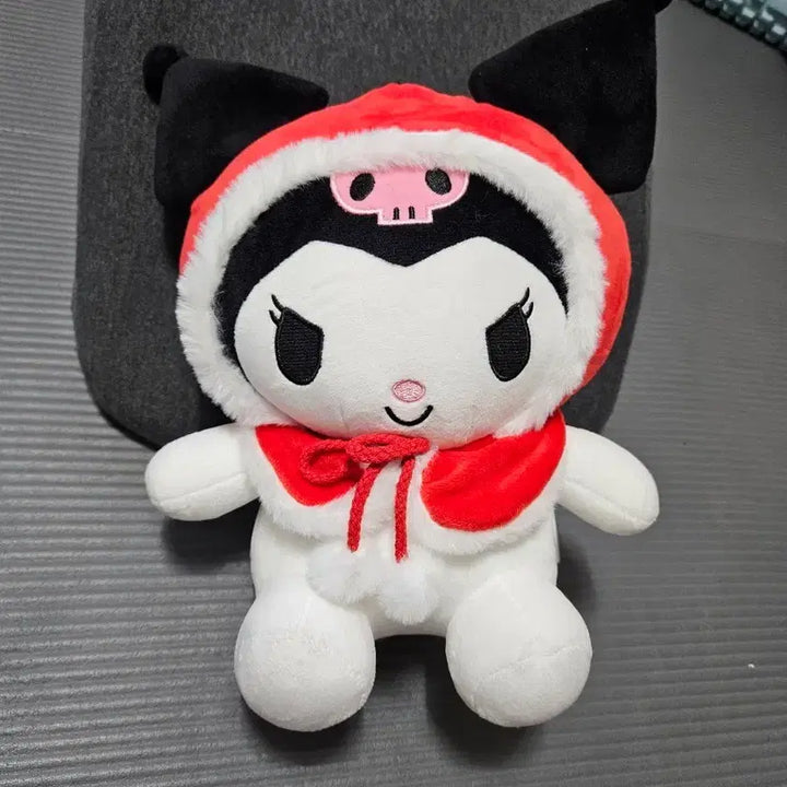 [BUNJANG] Sanrio Kuromi Santa Hoodie Plush / (새제품) 산리오 쿠로미 산타 후드 인형