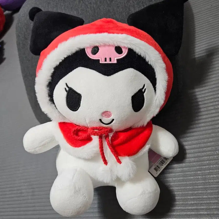 [BUNJANG] Sanrio Kuromi Santa Hoodie Plush / (새제품) 산리오 쿠로미 산타 후드 인형