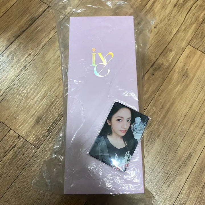 [BUNJANG] IVE Light Stick Ver.2 (Sealed, Photocard Included) / [미개봉 포카포함] 아이브 응원봉 ver.2 IVE light stick